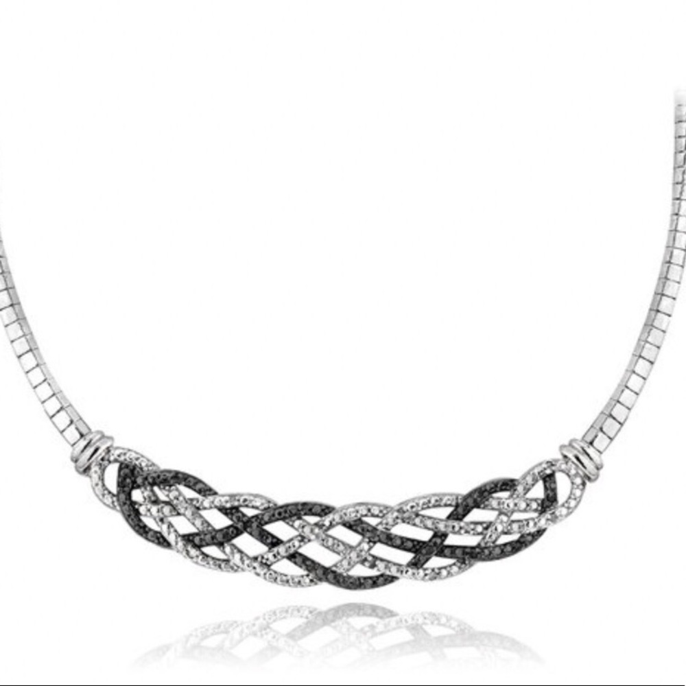 🦋Black & White Diamond Weave Frontal Necklace🦋